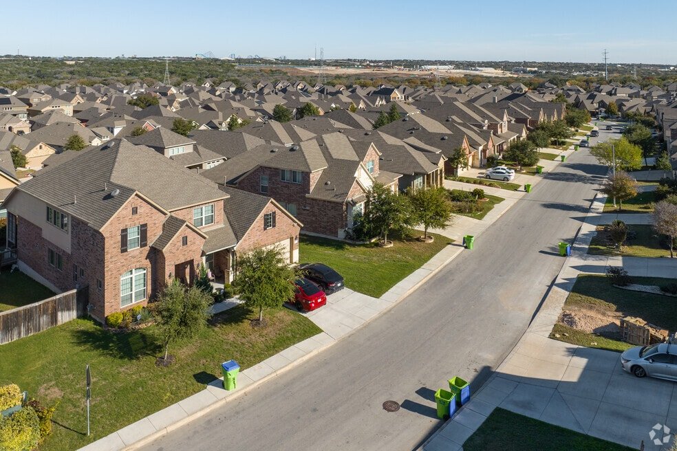 Professional Trash removal in Helotes, TX